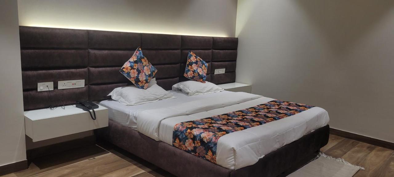 Hotel Alpine Plaza Shahpur  Luaran gambar