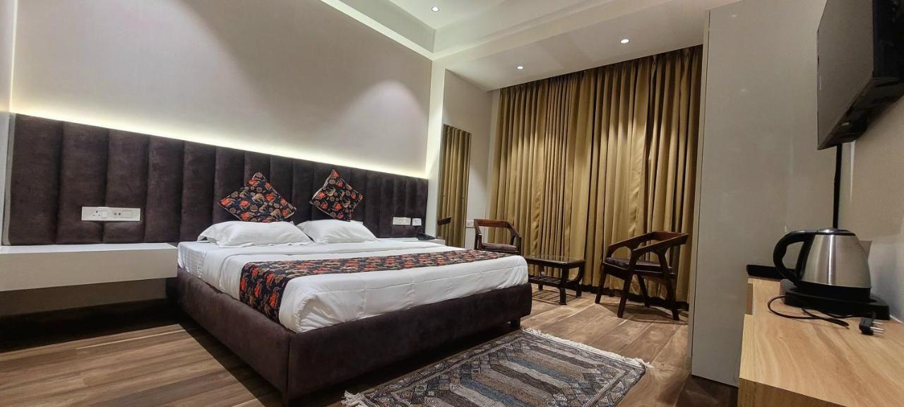 Hotel Alpine Plaza Shahpur  Luaran gambar
