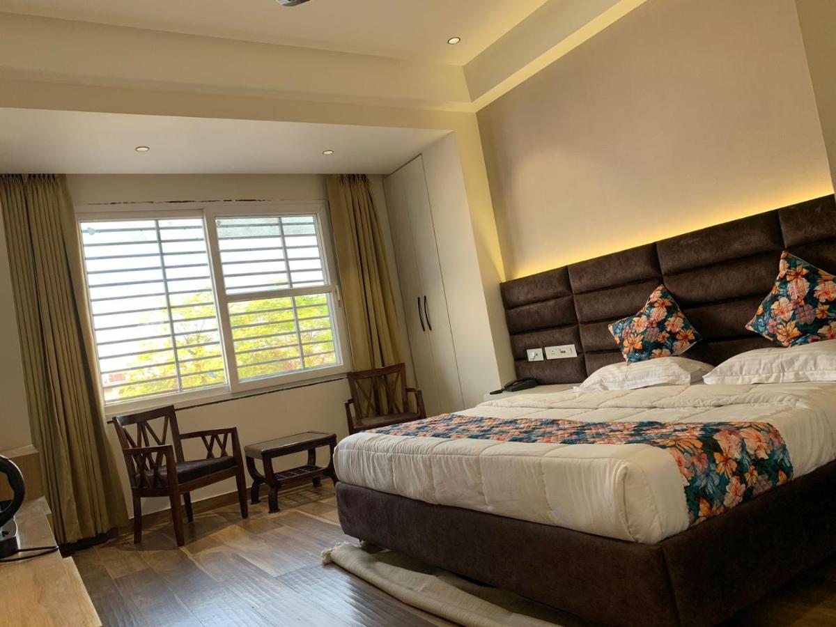 Hotel Alpine Plaza Shahpur  Luaran gambar